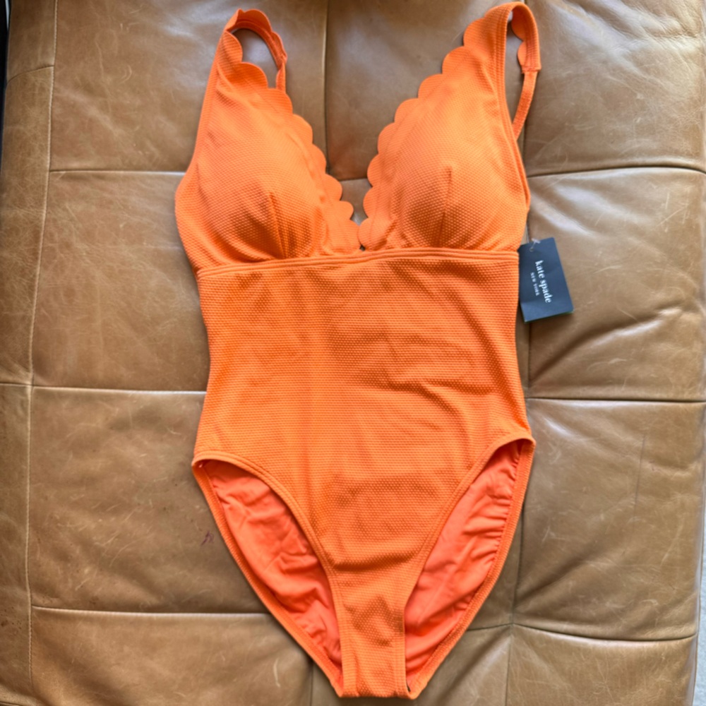 NEW NWT Kate Spade Orange Women’s One Piece Scalloped Swimsuit Size M